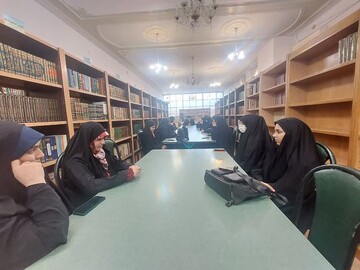 بازدید پژوهشی طلاب از کتابخانه تخصصی حوزه در اراک