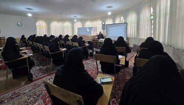 کارگاه مهارتی «ذهن پویا و پژوهش عمیق» ویژه مدیران مدارس علمیه خواهران یزد برگزار شد+تصاویر