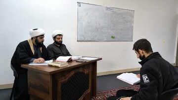 تصاویر / برگزاری امتحانات شفاهی در مدرسه علمیه شیخ علیخان زنگنه تویسرکان