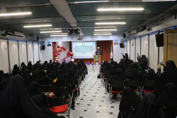 تصاویر / هشتمین نشست بانوان فعال فرهنگی استان همدان