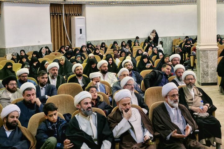 تصاویر/ عمامه گذاری دانش‌پژوهان مجتمع عالی تربیت مدیر و مدرس