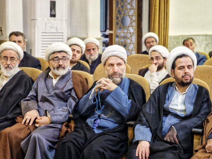 تصاویر/ عمامه گذاری دانش‌پژوهان مجتمع عالی تربیت مدیر و مدرس