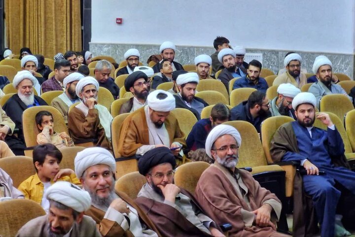 تصاویر/ عمامه گذاری دانش‌پژوهان مجتمع عالی تربیت مدیر و مدرس