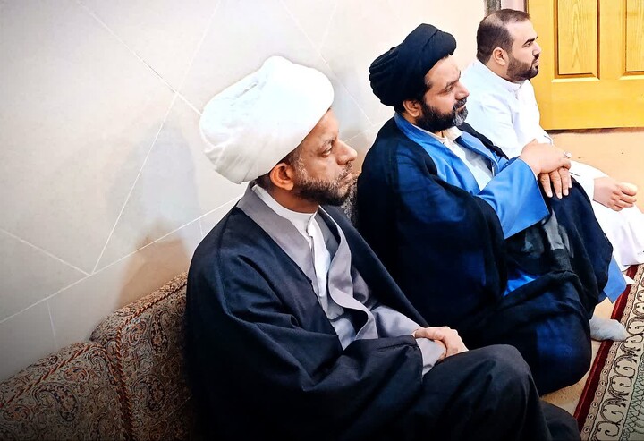 درس اخلاق طلاب در مدرسه علمیه خرمشهر