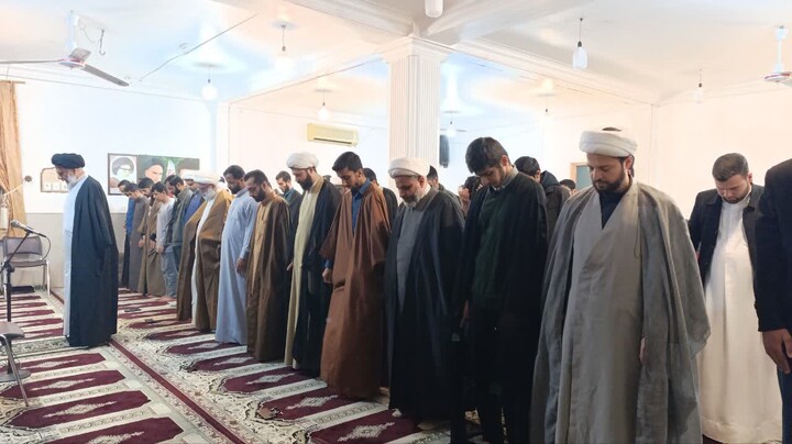 درس اخلاق طلاب در مدرسه علمیه خرمشهر