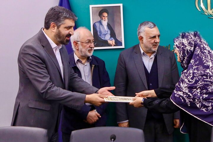 تصاویر/ تقدیر وزیر فرهنگ از بانوان نویسنده صاحب تقریظ رهبر معظم انقلاب