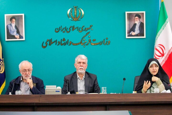 تصاویر/ تقدیر وزیر فرهنگ از بانوان نویسنده صاحب تقریظ رهبر معظم انقلاب