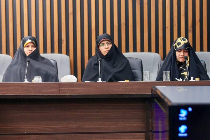 تصاویر/ تقدیر وزیر فرهنگ از بانوان نویسنده صاحب تقریظ رهبر معظم انقلاب