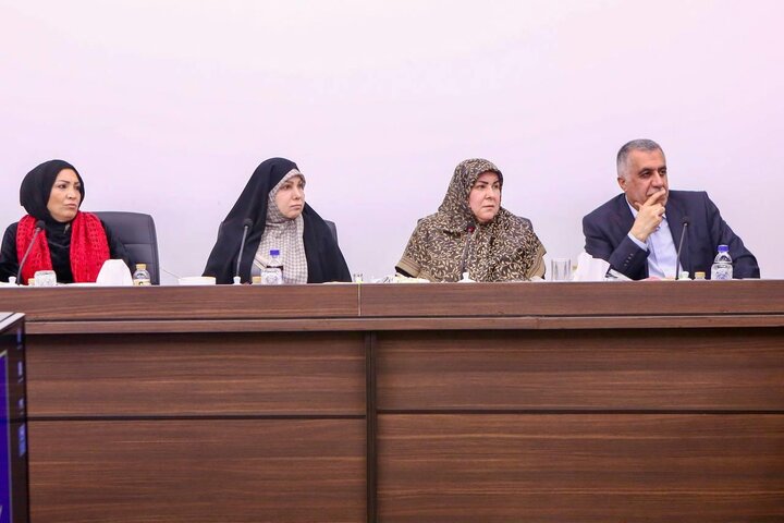 تصاویر/ تقدیر وزیر فرهنگ از بانوان نویسنده صاحب تقریظ رهبر معظم انقلاب