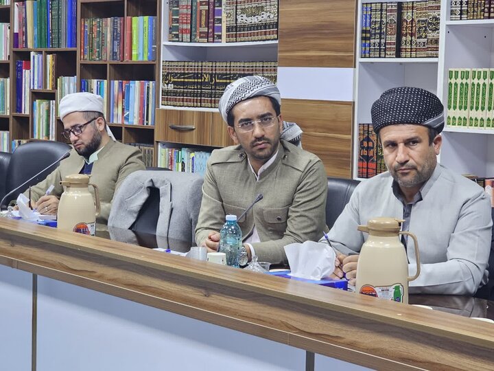 تصاویر/جلسه مدیران مرکز بزرگ اسلامی غرب کشور، با حجت الاسلام والمسلمین پورذهبی