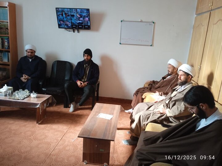 تصاویر/مراسم تجلیل از طلاب پژوهشگر مدرسه علمیه نورآباد