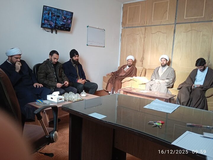 تصاویر/مراسم تجلیل از طلاب پژوهشگر مدرسه علمیه نورآباد