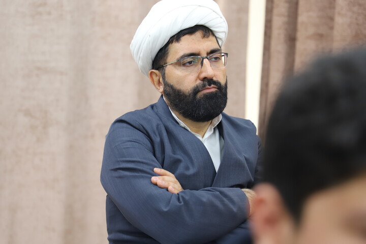 تصاویر/برگزاری جلسه کرسی آزاد اندیشی در حوزه علمیه خاتم الانبیاء سنندج