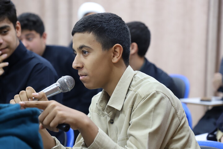 تصاویر/برگزاری جلسه کرسی آزاد اندیشی در حوزه علمیه خاتم الانبیاء سنندج