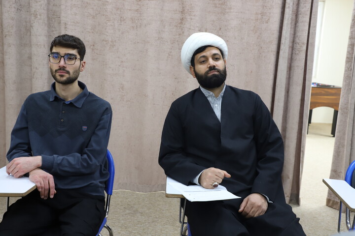 تصاویر/برگزاری جلسه کرسی آزاد اندیشی در حوزه علمیه خاتم الانبیاء سنندج