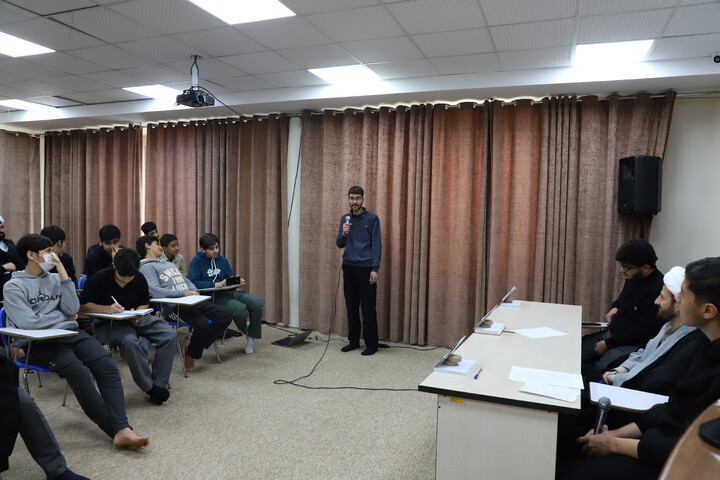 تصاویر/برگزاری جلسه کرسی آزاد اندیشی در حوزه علمیه خاتم الانبیاء سنندج