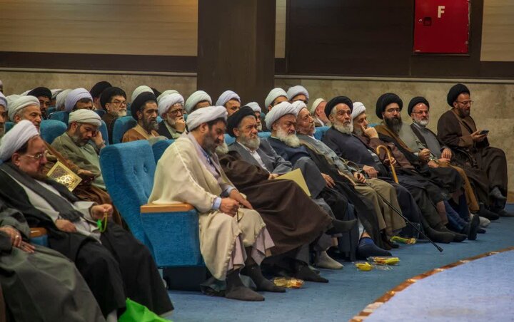 تصاویر/ نشست جامعه مبلغین با سخنرانی استاد انصاریان