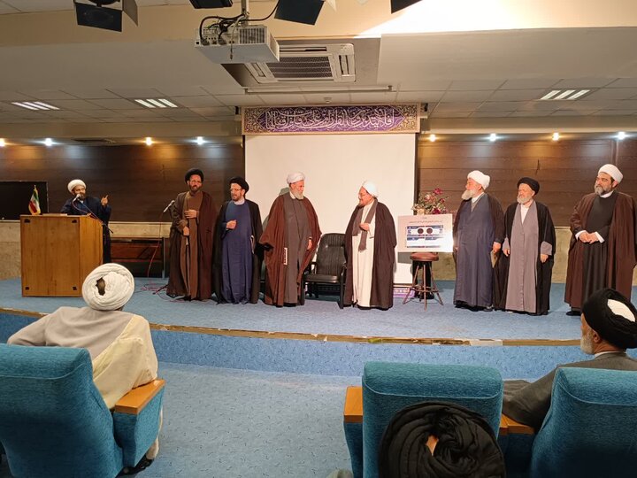 تصاویر/ نشست جامعه مبلغین با سخنرانی استاد انصاریان