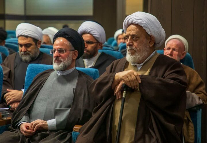 تصاویر/ نشست جامعه مبلغین با سخنرانی استاد انصاریان