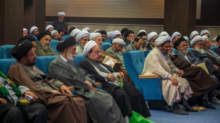 تصاویر/ نشست جامعه مبلغین با سخنرانی استاد انصاریان