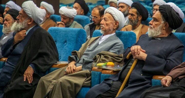 تصاویر/ نشست جامعه مبلغین با سخنرانی استاد انصاریان