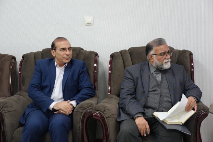 تصاویر/نشست مسئولان لرستان با نماینده ولی فقیه در استان