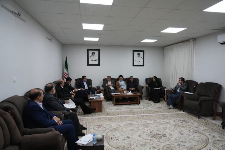 تصاویر/نشست مسئولان لرستان با نماینده ولی فقیه در استان
