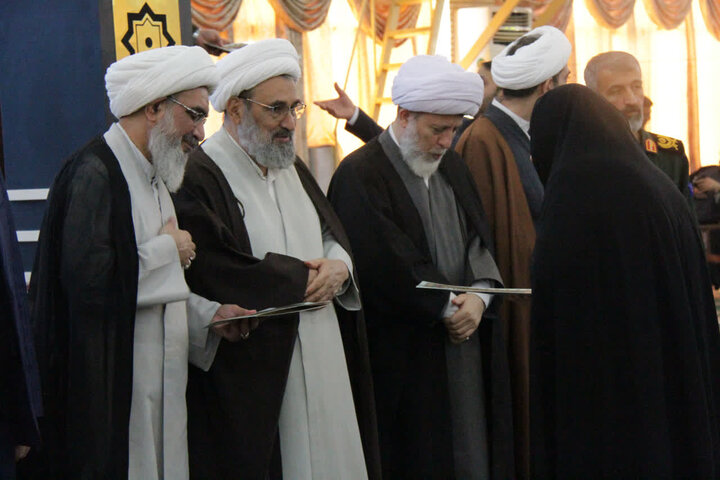 تصاویر/ تجلیل از برگزیدگان کنگره علامه بلادی بوشهری(ره)