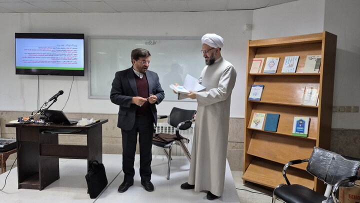 تصاویر/ نشست کارگاهی ارزیابان مقالات مدارس علمیه منطقه کاشان