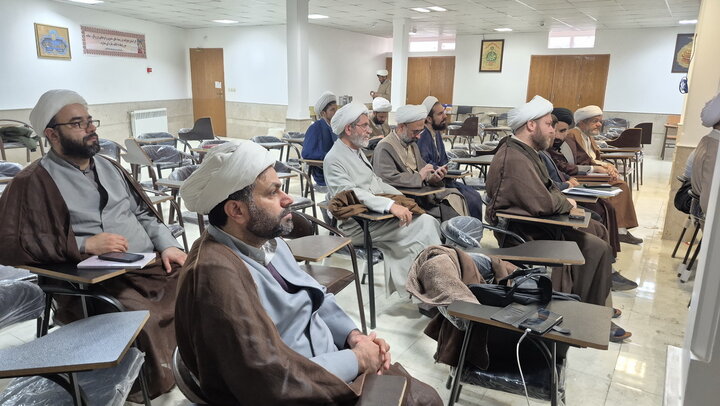 تصاویر/ نشست کارگاهی ارزیابان مقالات مدارس علمیه منطقه کاشان