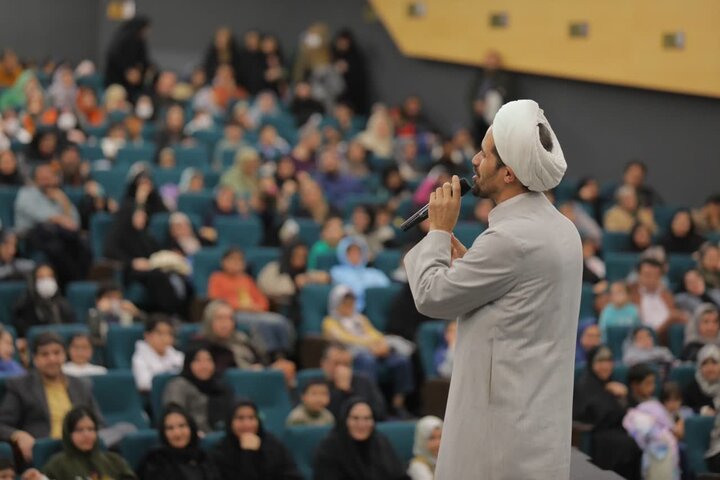 تصاویر/تقدیر ۴۰۰ دانش‌آموز کاشانی در اختتامیه پویش «پیک فاطمی»؛