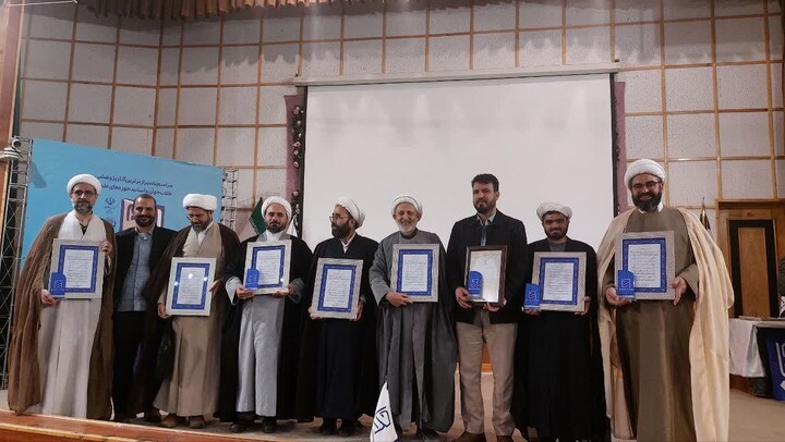 تصاویر|درخشش پژوهشگران حوزه علمیه اصفهان در شانزدهمین جشنواره علامه حلی(ره) کشوری