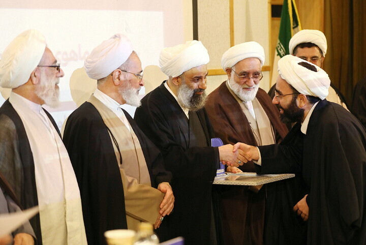 تصاویر|درخشش پژوهشگران حوزه علمیه اصفهان در شانزدهمین جشنواره علامه حلی(ره) کشوری