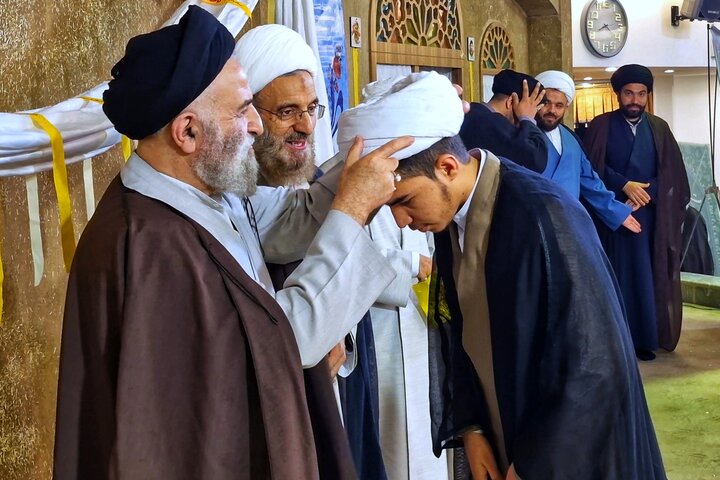 تصاویر/ عمامه گذاری دانش‌پژوهان مجتمع عالی تربیت مدیر و مدرس