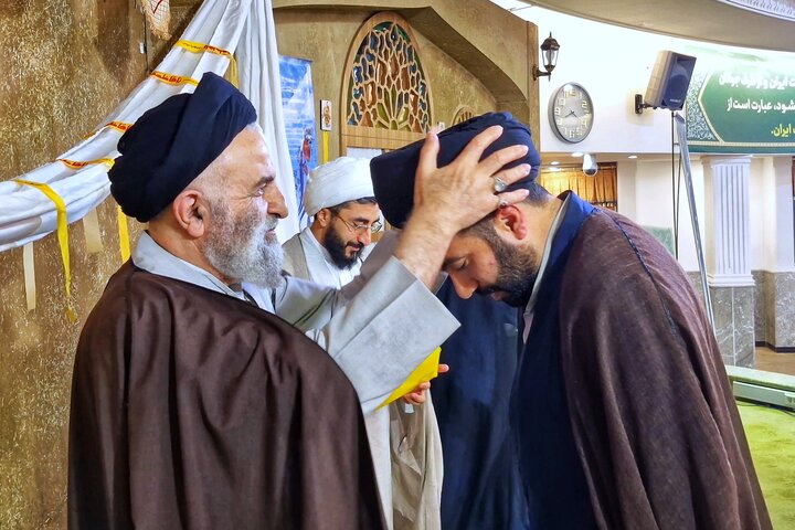 تصاویر/ عمامه گذاری دانش‌پژوهان مجتمع عالی تربیت مدیر و مدرس