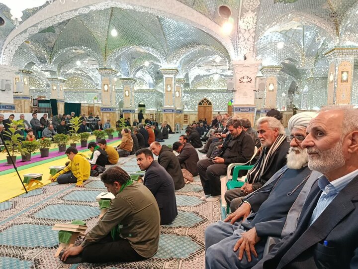 تصاویر/محفل نورانی انس با قرآن کریم در جوار مضجع شریف حضرت علی‌ابن‌باقر (ع)