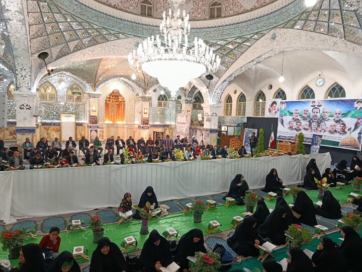 تصاویر/محفل نورانی انس با قرآن کریم در جوار مضجع شریف حضرت علی‌ابن‌باقر (ع)