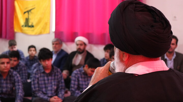 حضور امام جمعه اهواز در جمع دانش آموزان مدرسه شهدای ملی حفاری