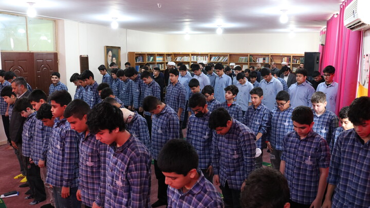 حضور امام جمعه اهواز در جمع دانش آموزان مدرسه شهدای ملی حفاری