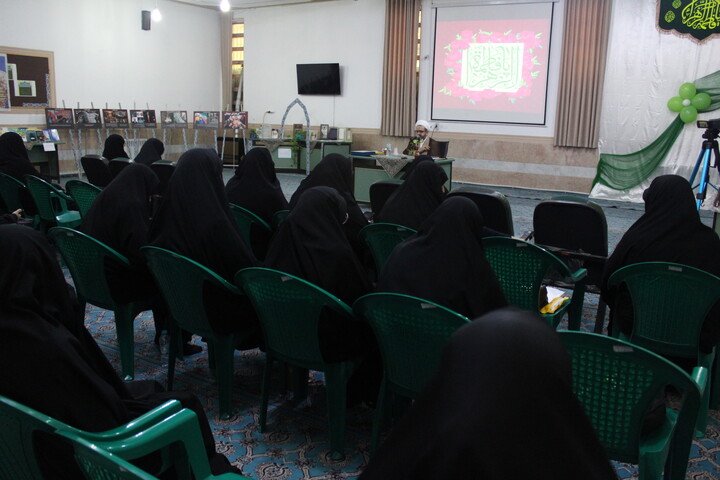 تصاویر/ آیین بزرگداشت هفته پژوهش به میزبانی حوزه‌ علمیه خواهران استان کرمان