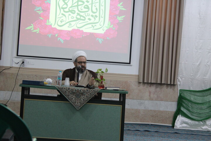 تصاویر/ آیین بزرگداشت هفته پژوهش به میزبانی حوزه‌ علمیه خواهران استان کرمان