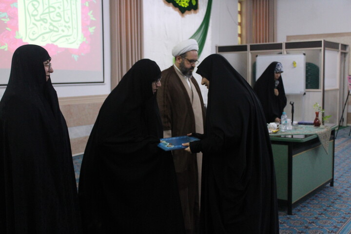 تصاویر/ آیین بزرگداشت هفته پژوهش به میزبانی حوزه‌ علمیه خواهران استان کرمان