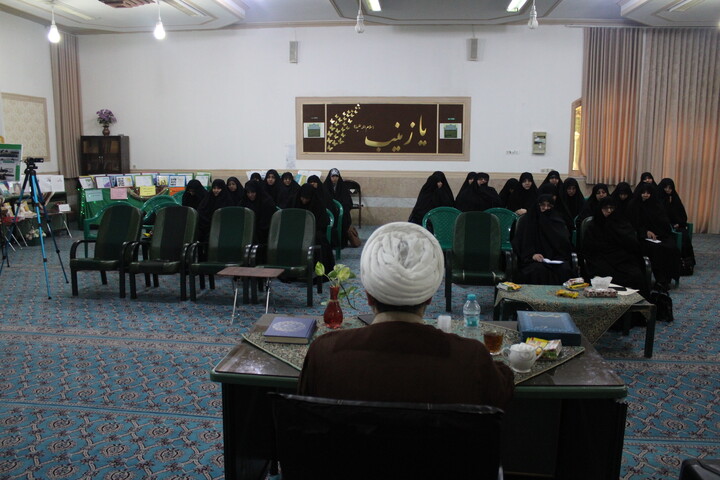 تصاویر/ آیین بزرگداشت هفته پژوهش به میزبانی حوزه‌ علمیه خواهران استان کرمان