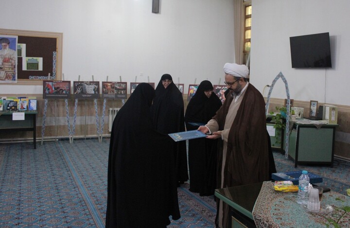 تصاویر/ آیین بزرگداشت هفته پژوهش به میزبانی حوزه‌ علمیه خواهران استان کرمان