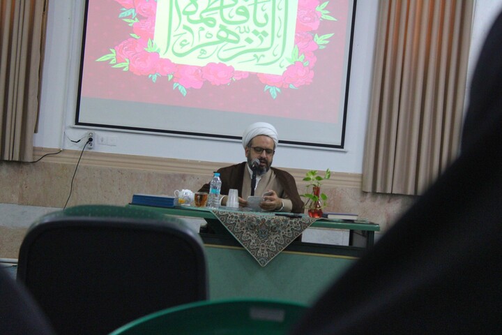 تصاویر/ آیین بزرگداشت هفته پژوهش به میزبانی حوزه‌ علمیه خواهران استان کرمان