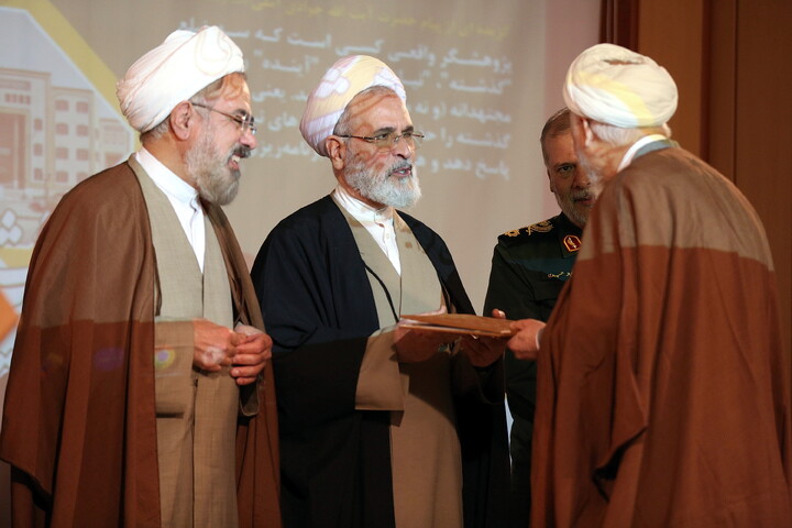 تصاویر/ آیین گرامیداشت هفته پژوهش و فناوری بنیاد بین المللی علوم وحیانی اسراء