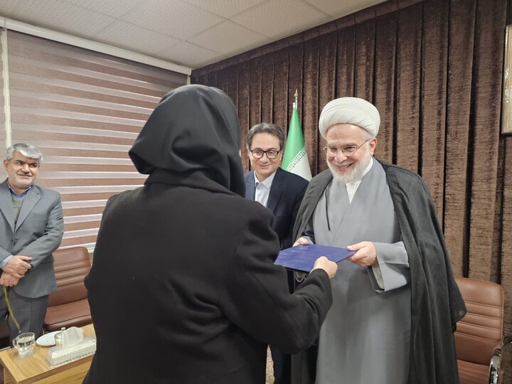 تصاویر/دیدار بانوان جمعیت هلال احمر کردستان به مناسبت روز زن، با حجت‌الاسلام والمسلمین پورذهبی