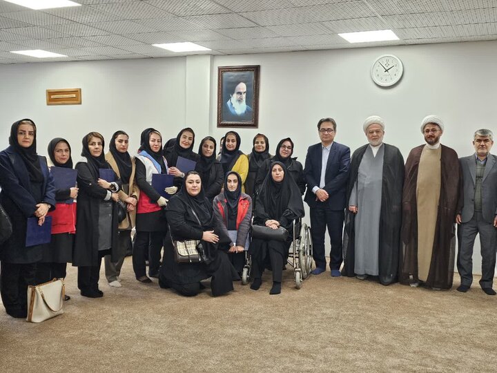 تصاویر/دیدار بانوان جمعیت هلال احمر کردستان به مناسبت روز زن، با حجت‌الاسلام والمسلمین پورذهبی