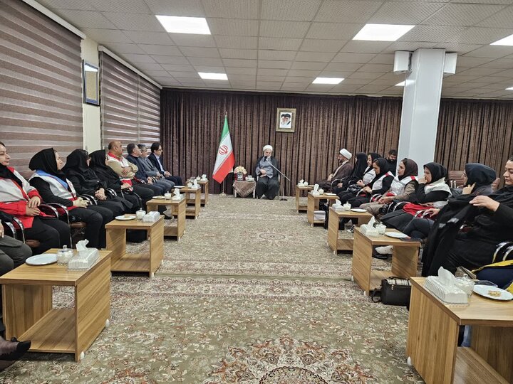 تصاویر/دیدار بانوان جمعیت هلال احمر کردستان به مناسبت روز زن، با حجت‌الاسلام والمسلمین پورذهبی