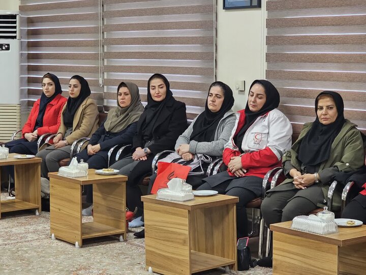 تصاویر/دیدار بانوان جمعیت هلال احمر کردستان به مناسبت روز زن، با حجت‌الاسلام والمسلمین پورذهبی